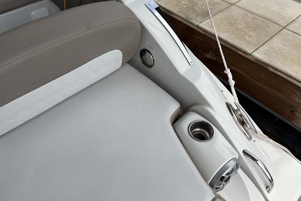 2018 Crownline 30