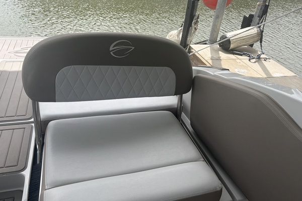 30ft Crownline Yacht For Sale