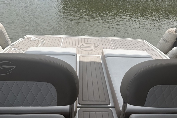 30ft Crownline Yacht For Sale