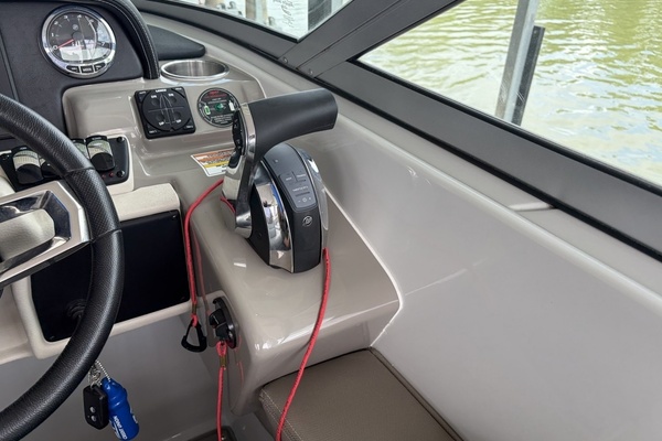 30ft Crownline Yacht For Sale
