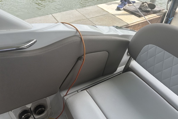 2018 Crownline 30
