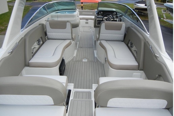 2018 Crownline 30