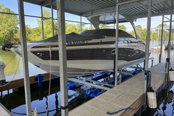 2018 Crownline 30
