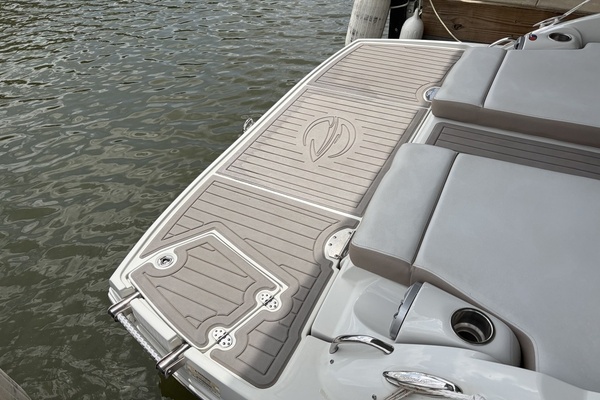 30ft Crownline Yacht For Sale
