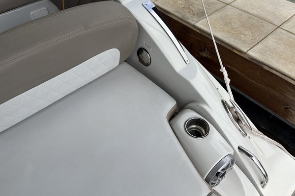 30ft Crownline Yacht For Sale