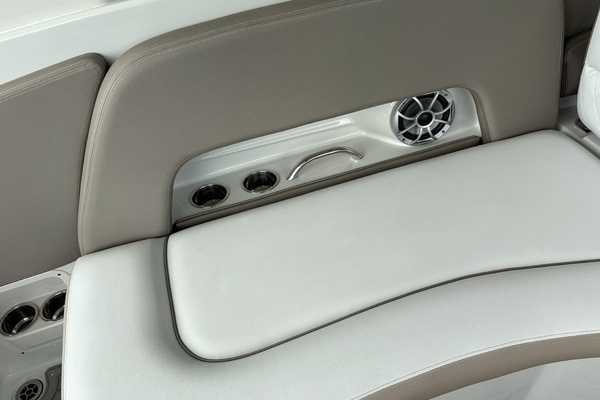 2018 Crownline 30