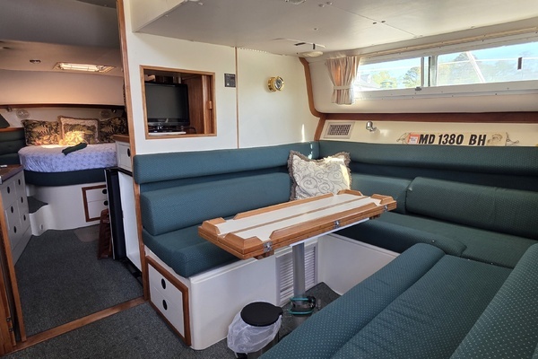 Photo of the 2001 Albin 32 + 2 Command Bridge "Green Eyed Lady"