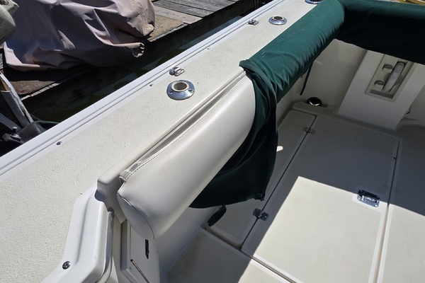 Photo of the 2001 Albin 32 + 2 Command Bridge "Green Eyed Lady"