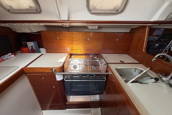 PLEIADES 32ft Beneteau Yacht For Sale