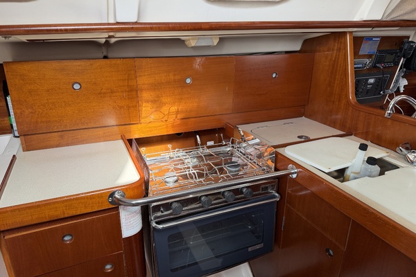 PLEIADES 32ft Beneteau Yacht For Sale