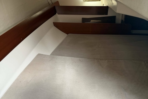 PLEIADES 32ft Beneteau Yacht For Sale