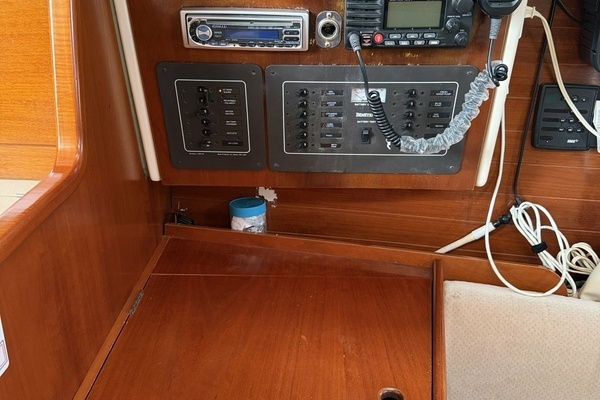 Photo of the 1995 Beneteau OCEANIS 321 "PLEIADES"