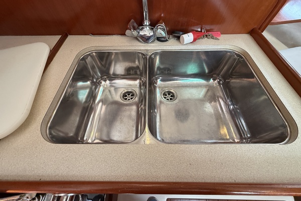 PLEIADES 32ft Beneteau Yacht For Sale