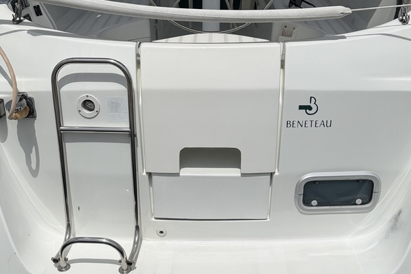 PLEIADES 32ft Beneteau Yacht For Sale