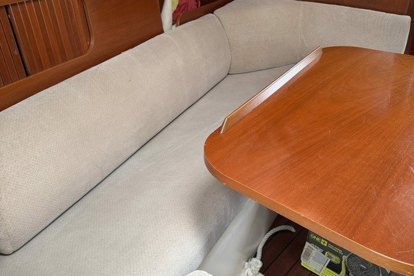 PLEIADES 32ft Beneteau Yacht For Sale