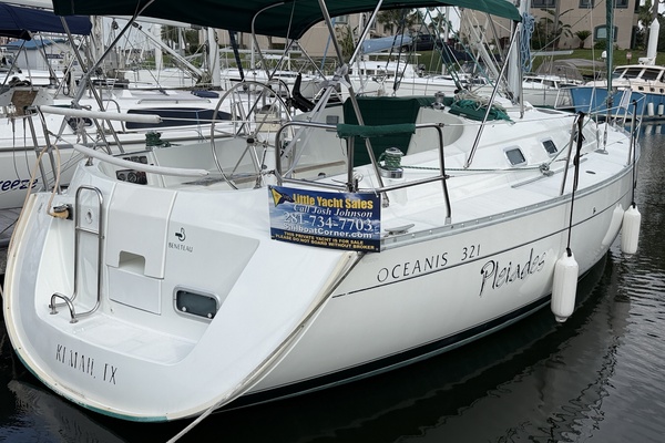PLEIADES 32ft Beneteau Yacht For Sale