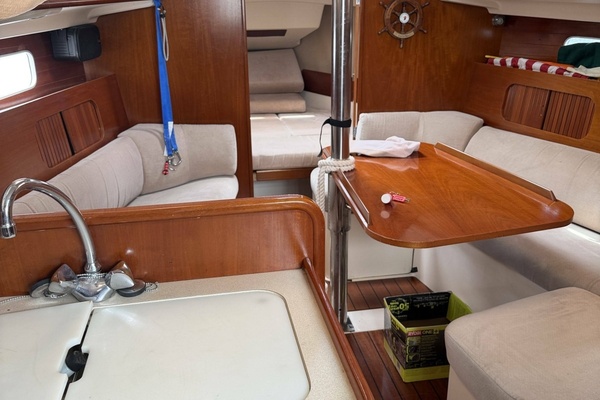 PLEIADES 32ft Beneteau Yacht For Sale