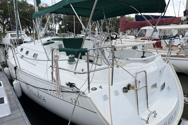 PLEIADES 32ft Beneteau Yacht For Sale