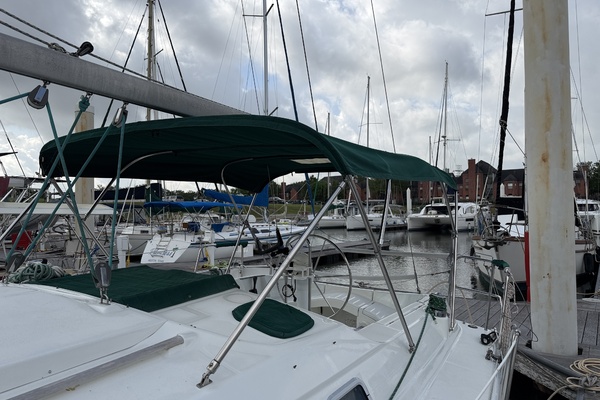 PLEIADES 32ft Beneteau Yacht For Sale