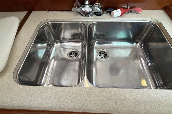 PLEIADES 32ft Beneteau Yacht For Sale