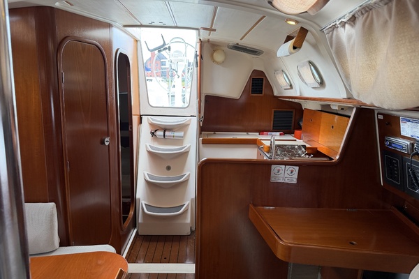 PLEIADES 32ft Beneteau Yacht For Sale