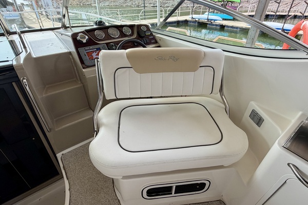 28ft Sea Ray Yacht For Sale