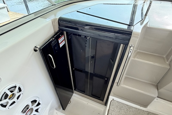 28ft Sea Ray Yacht For Sale