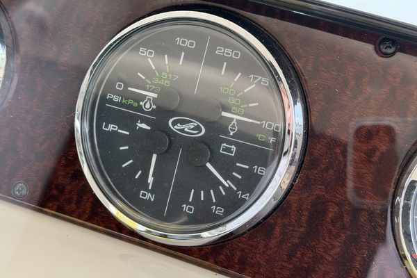 28ft Sea Ray Yacht For Sale