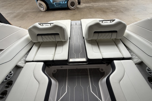 24ft Regal Yacht For Sale