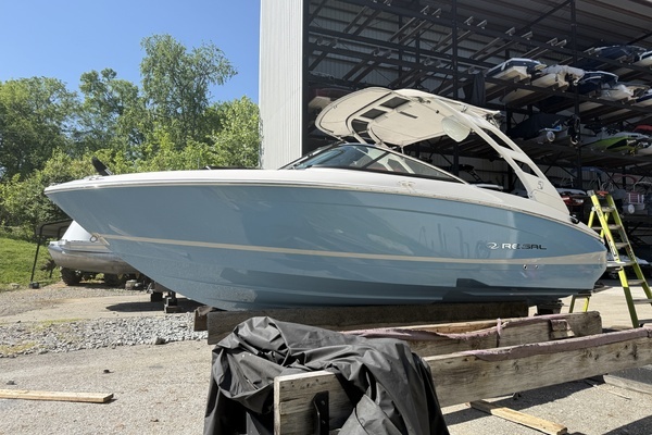 Photo of the 2021 Regal LS4 Surf