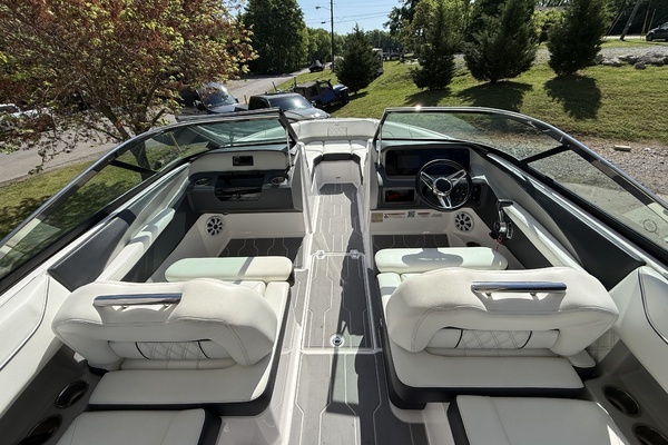 Photo of the 2021 Regal LS4 Surf