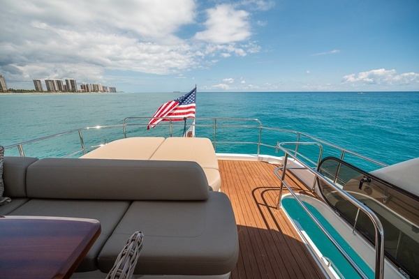 2017 Princess 68