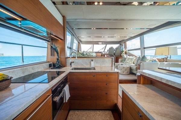 2017 Princess 68
