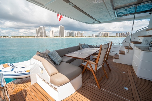 2017 Princess 68