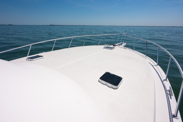 1998 Viking 47