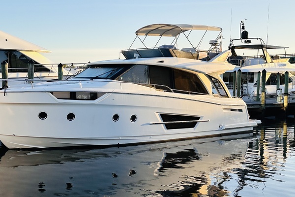 Off Leash 45ft Greenline Yacht For Sale
