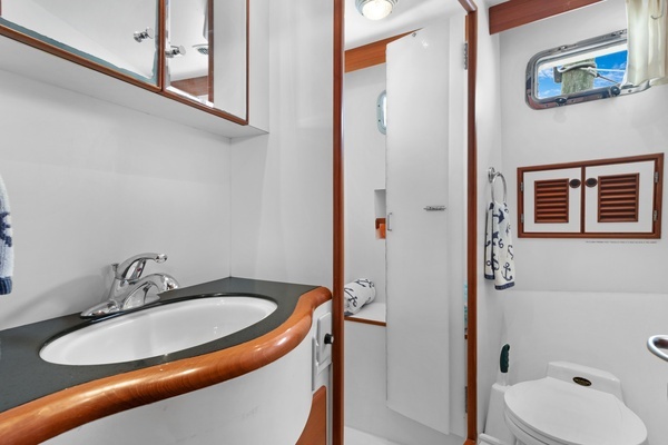 1999 Offshore Yachts 48
