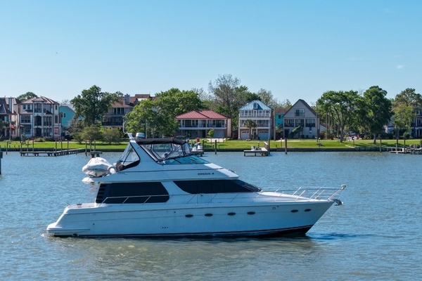 Carver 530 Voyager Yacht For Sale