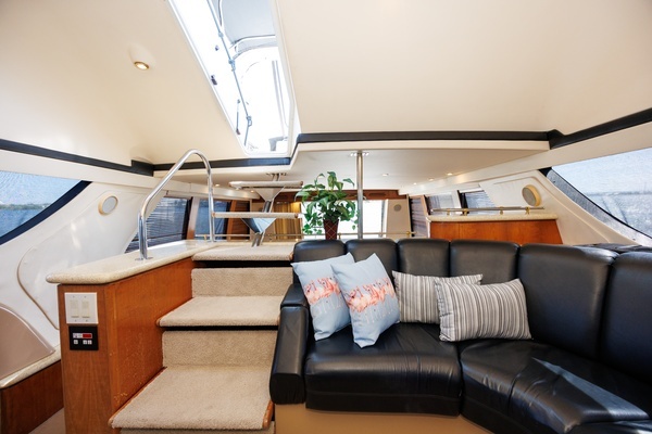 Carver 530 Voyager Yacht For Sale