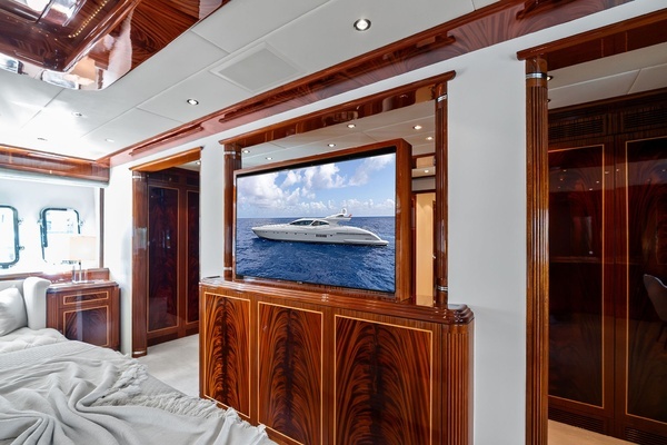 2005 Mangusta 130