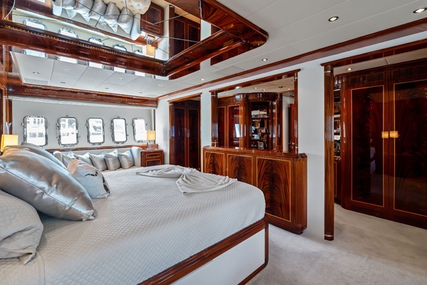 INCOGNITO 130ft Mangusta Yacht For Sale