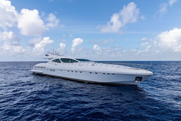 INCOGNITO 130ft Mangusta Yacht For Sale