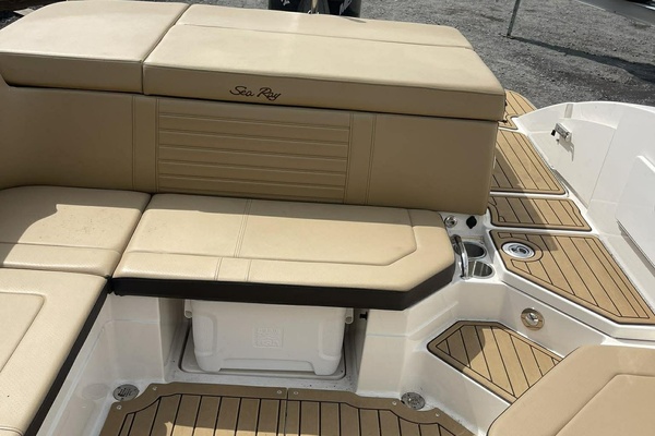 23ft Sea Ray Yacht For Sale