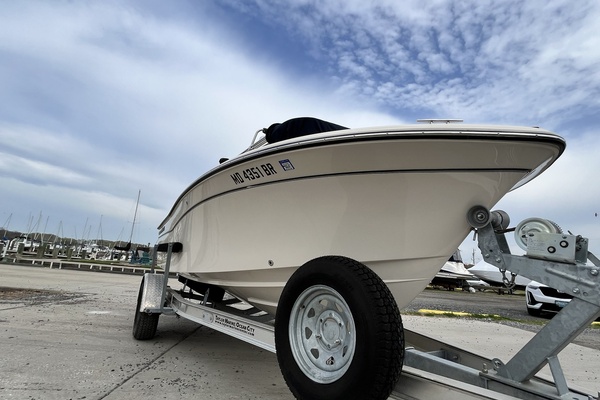 18ft Grady White Yacht For Sale