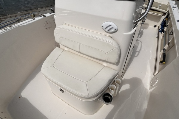 18ft Grady White Yacht For Sale
