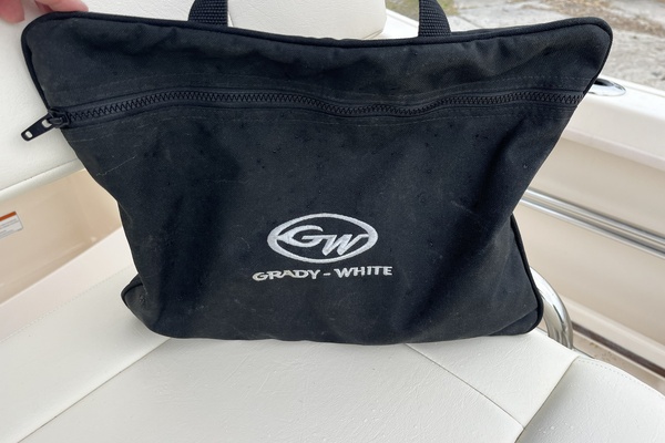 18ft Grady White Yacht For Sale