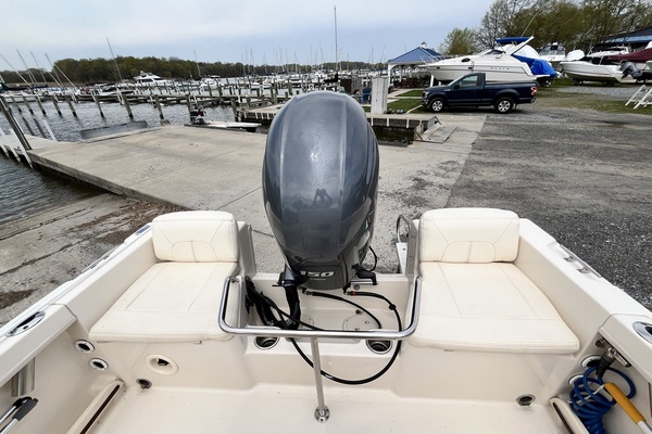 18ft Grady White Yacht For Sale