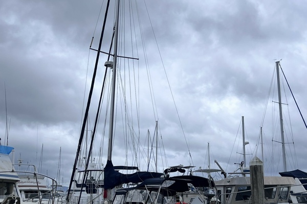 1997 Island Packet 37