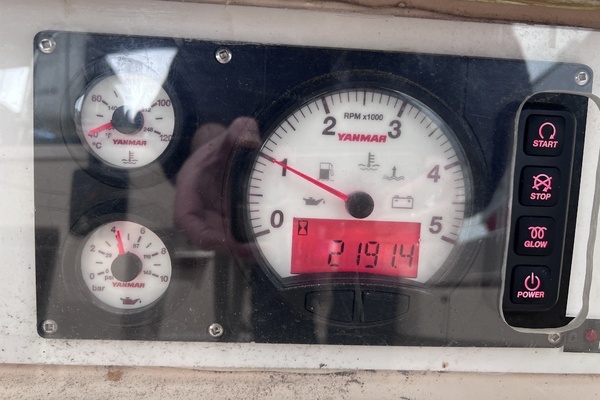 Photo of the 1997 Island Packet 37