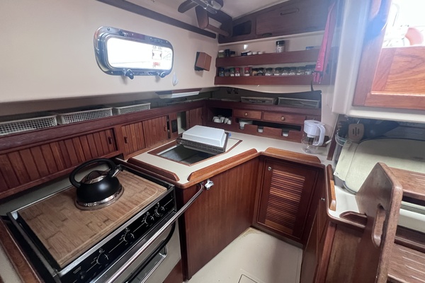 37ft Island Packet Yacht For Sale